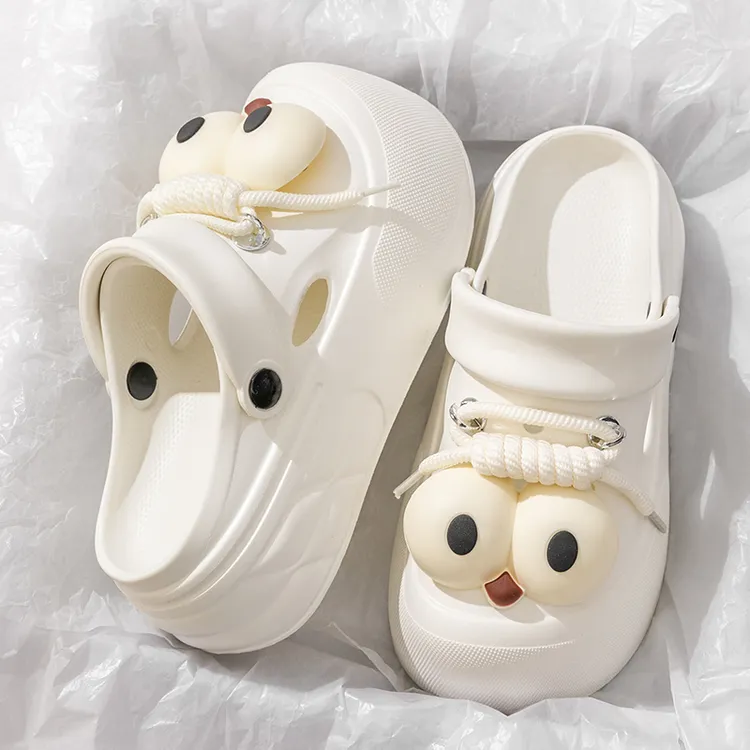 厚底洞洞鞋女士夏季外穿2024新款爆款海边防滑增高踩屎感包头凉鞋