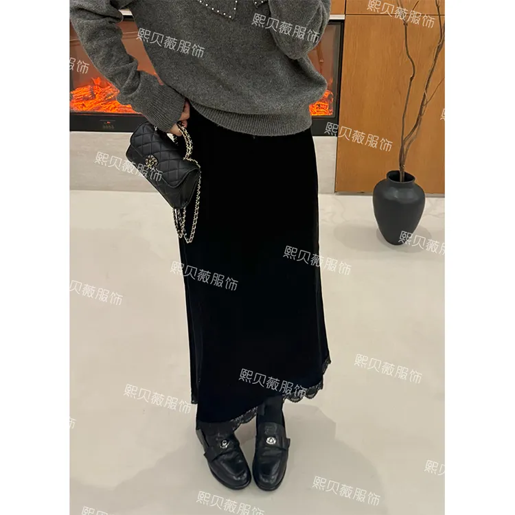 熙贝薇6 【一条过冬】蕾丝花边加绒松紧腰丝绒黑色直筒半身裙 G5586