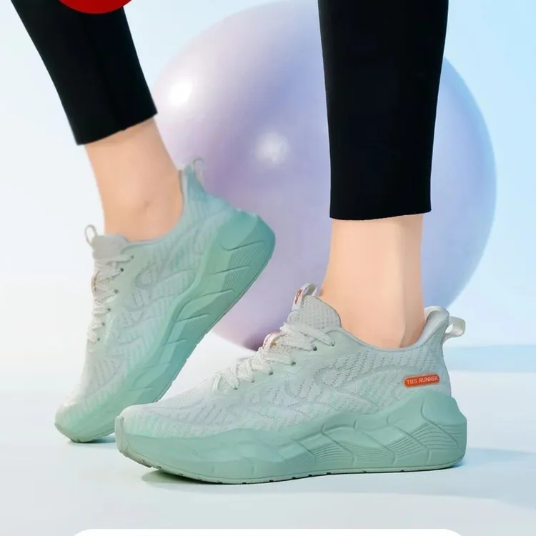 拓步森M26768城市速碳轻跑女鞋春夏新款欧若风弹力运动鞋时尚休闲