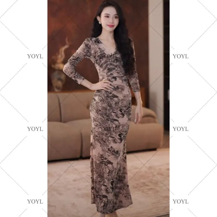 【yola】一城山水秋季新款高级法式气质显瘦V领鱼尾连衣裙-YL30218
