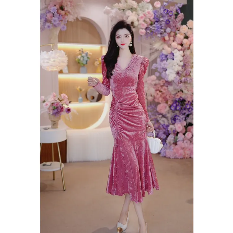 秋冬新款长款丝绒包臀裙抽褶显瘦女神范性感长袖打底连衣裙1824