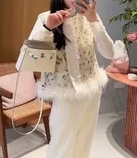 Q4547 花卉装饰短款羽绒服 约会出街保暖精致氛围感拉满6581