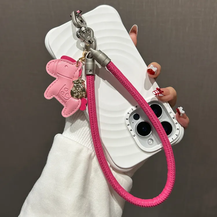 高级感手机挂绳皮质短款手腕绳福袋小马吊坠外出旅游逛街防丢防盗