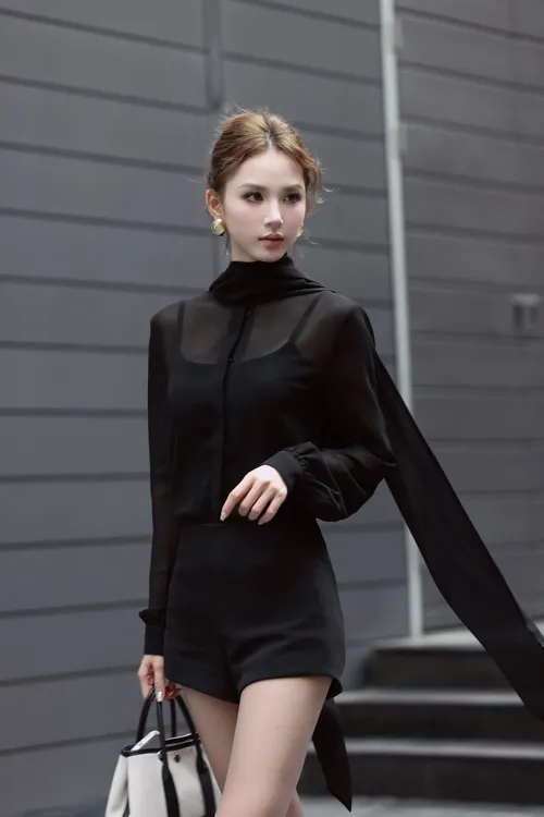 WBHFOR法式纯欲风长袖黑衬衫