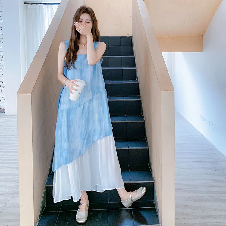蓝色扎染假两件无袖连衣裙女2025年夏季新款休闲减龄温柔风背心裙