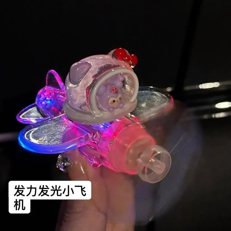 萌居风力发电飞机电动车发光摩托装饰旋转风能自行车车载七彩摆件