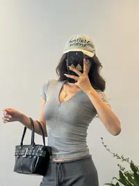 【ALIU 自制】欧美范深V领可调节隐形拉链设计短袖T女修身打底上衣