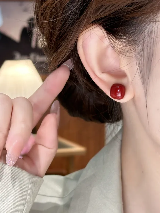 陛夏 铜合金耳饰 轻奢方形珠珠耳钉气质时尚百搭几何耳环复古法式商品图