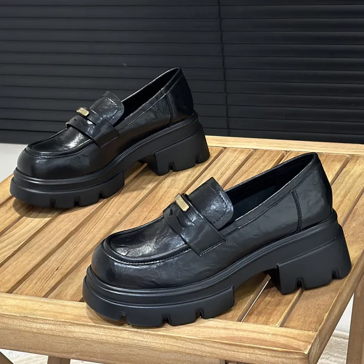 厚底黑色乐福鞋女2025春季爆款学院风轻便不累脚英伦风小皮鞋