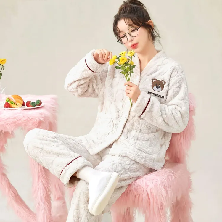 门店3&09！小熊睡衣」爱心剪花抗起球不掉毛保暖家居服套装 C25505