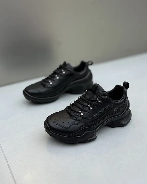 【小武哥推荐】踪迹新款男士头层牛皮春季百搭透气时尚舒适厚底