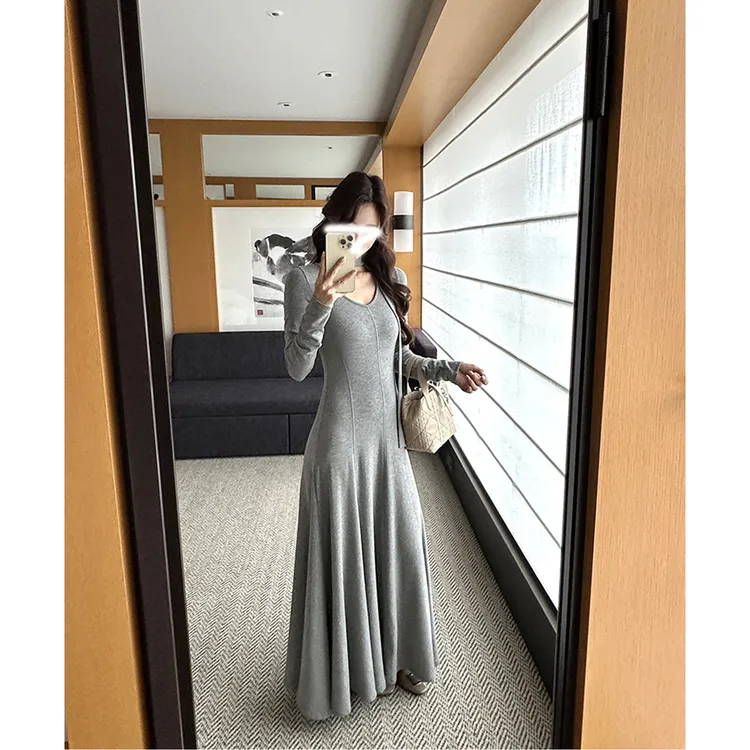 深V领长袖针织连衣裙女咩咩毛飘带长裙法式秋冬气质显瘦