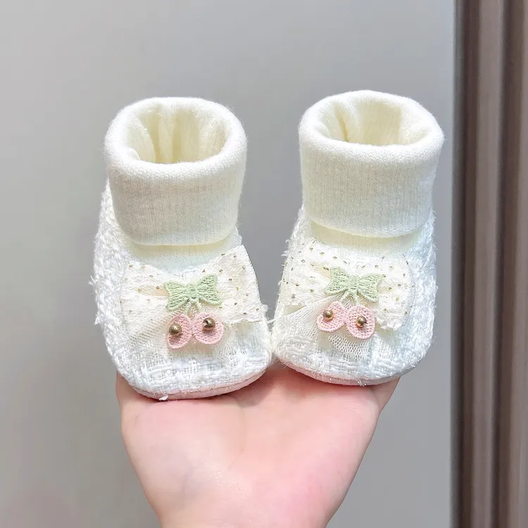 秋冬加绒加厚保暖棉鞋步前鞋休闲可爱女宝宝婴儿鞋防寒新生儿软底