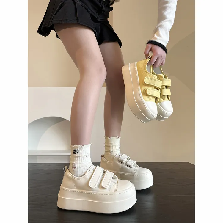 魔术贴圆头增高小白鞋女2025年秋季新款超火鞋子白色厚底休闲板鞋