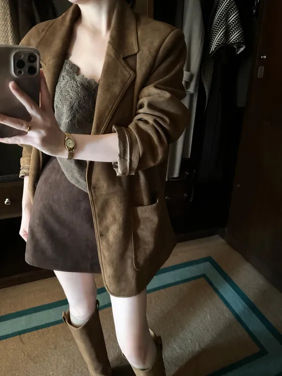 2025秋冬新款韩系气质皮衣外套设计感吊带背心高腰半身裙三件套装