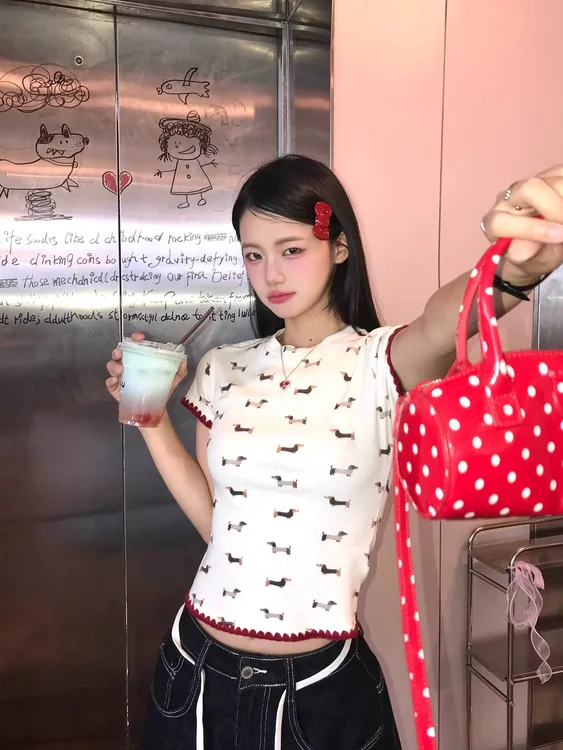 美式腊肠狗印花辣妹短袖T恤女夏季新款修身显瘦正肩撞色拼接上衣