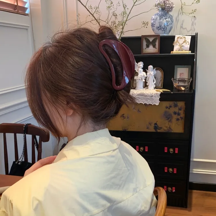 徐晓晓简约大号镂空抓夹女高级感弧形鲨鱼夹后脑勺盘发发夹新款