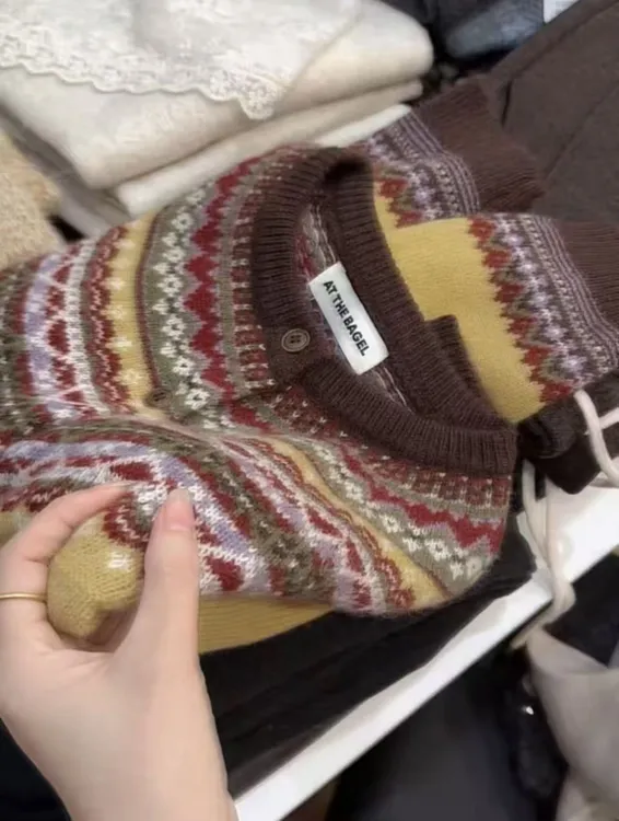 七言家绝美配色  #韩系黄咖费尔岛提花绒感毛衣开衫1027@