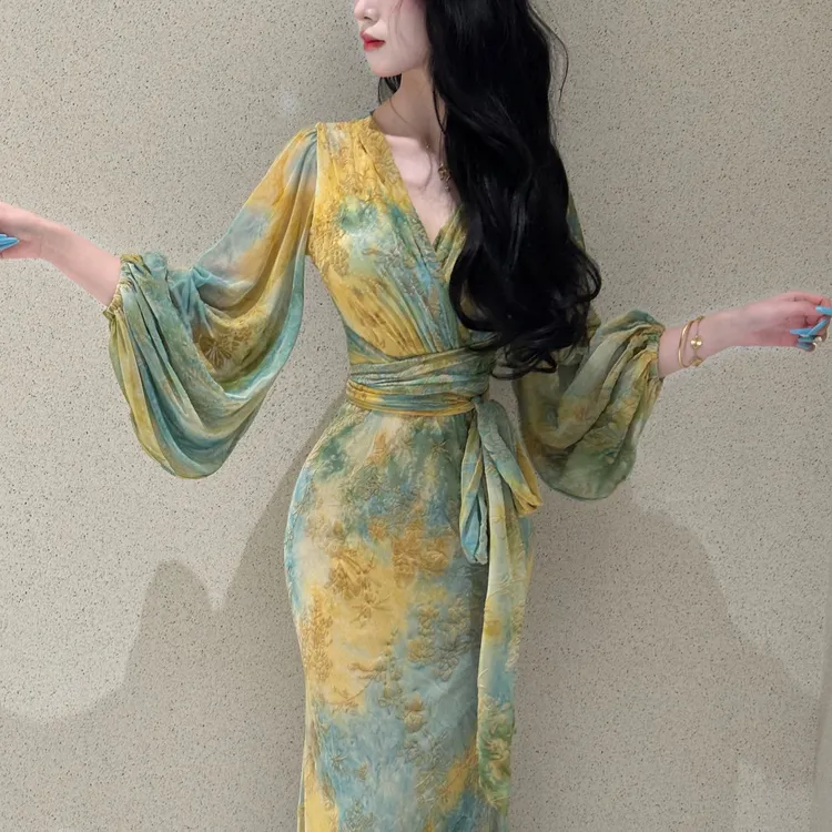 LHMknk1画报夫人原创新中式遮肚子连衣裙显瘦 惊鸿月秋神明少女