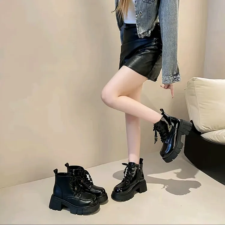 2025新款秋冬小个子增高厚底马丁靴女加绒系带轻便英伦风亮皮短靴