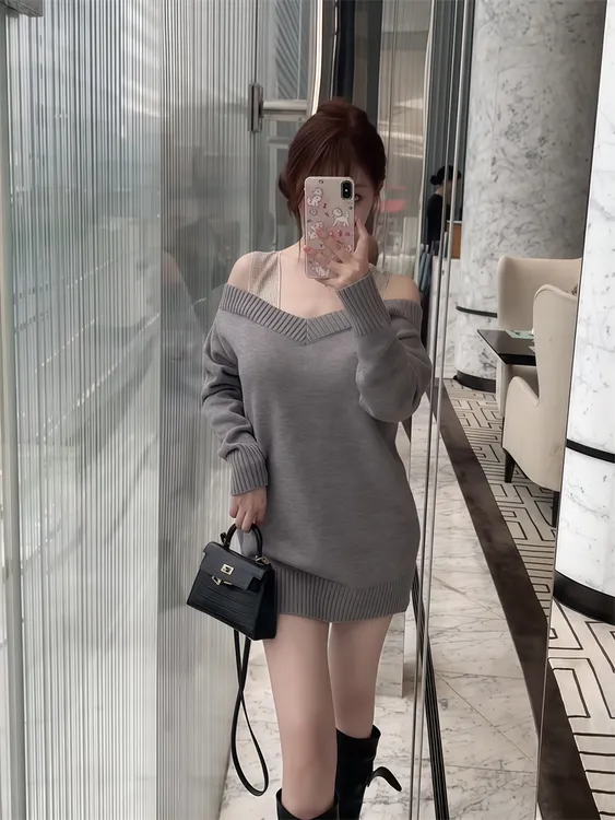 慵懒风松弛感镶钻吊带露肩V领宽松毛衣女小个子穿搭中长款针织衫