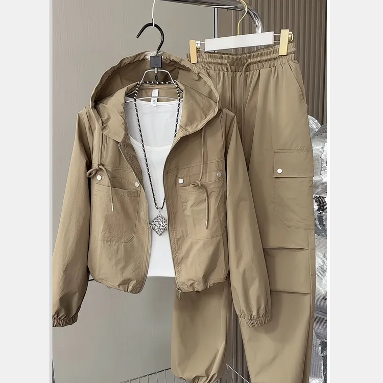 2025秋季连帽洋气外套背心工装裤三件套减龄显瘦遮肉洋气休闲套装