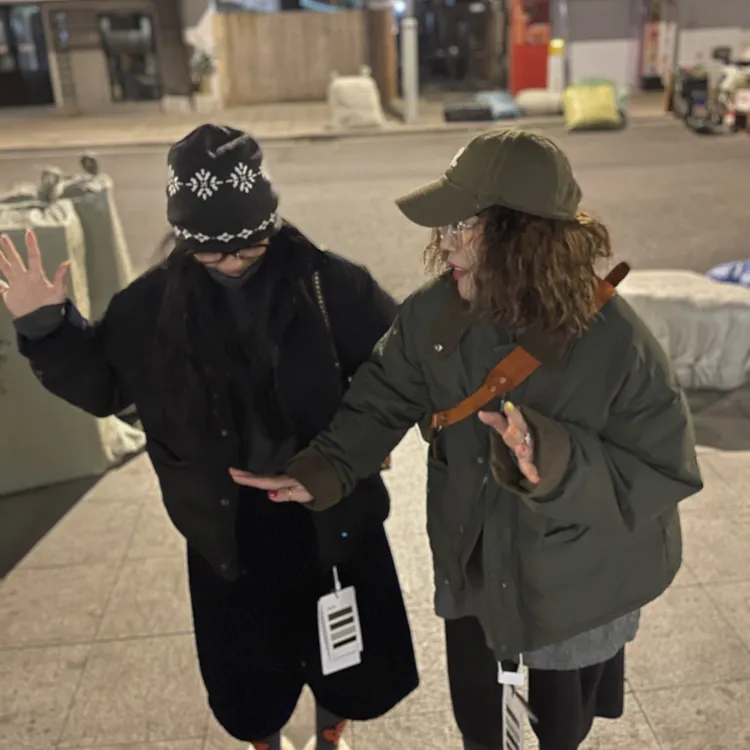 韩系超好看羽绒服冬季新款加厚保暖白鸭绒灯芯绒翻领巴恩风外套女