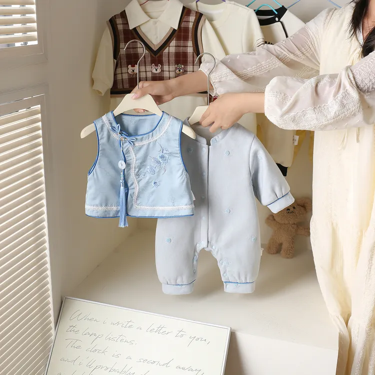 中式婴儿衣服唐装男宝宝连体衣秋装洋气套装满月百天周岁礼服秋季