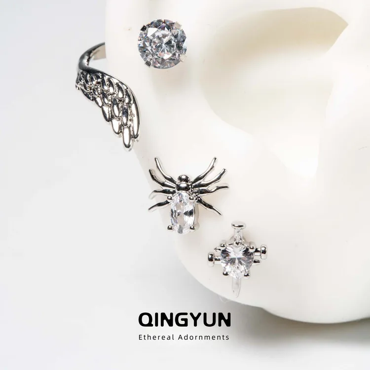钛钢锆石耳饰 白色锆石蜘蛛耳钉套装新款设计感