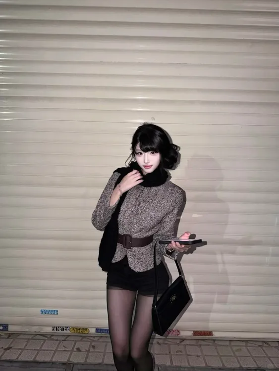 2025秋冬新款韩版千金风高级感百搭外套小个子短款上衣+黑色短裤