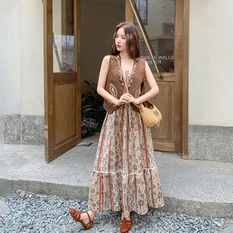 法式减龄爆款碎花吊带连衣裙套装女2025夏季新款刺绣时尚马甲长裙