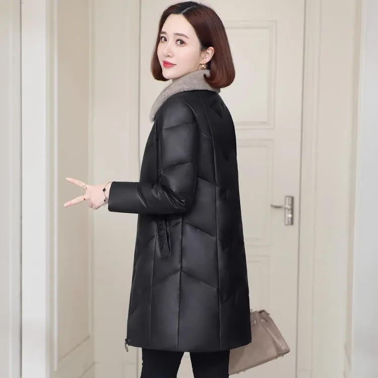 海宁真皮羽绒服女2025新款冬季宽松休闲妈妈绵羊皮中长款皮衣外套