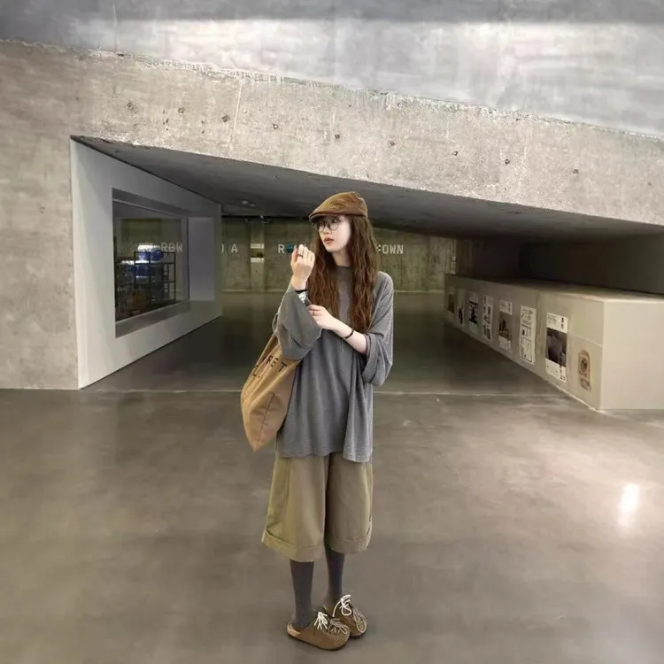 2025早秋新款韩系慵懒风宽松圆领长袖上衣卡其色七分裤套装女