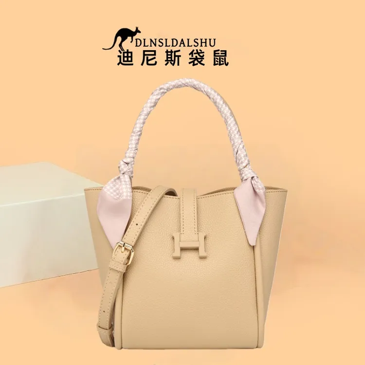 水桶包单肩包送给妈妈的礼物单肩女士2025新款流行百搭气质女包