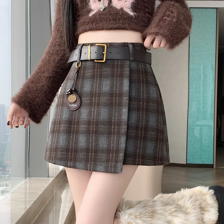 2025新款韩系挂饰设计复古不规则格纹毛呢a字半身包臀短裙 配腰带