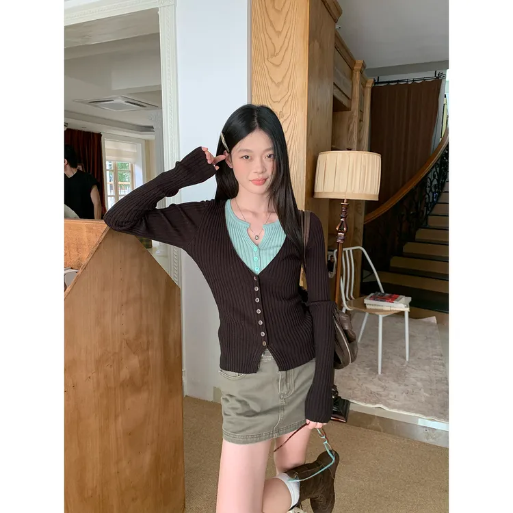 宋正恩咖拼绿麻花针织衫女秋季复古假两件修身显瘦打底衫AAM25218