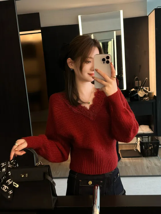 R123642W【兔毛】长袖女上衣冬季蕾丝V领通勤套头短款针织毛针织衫