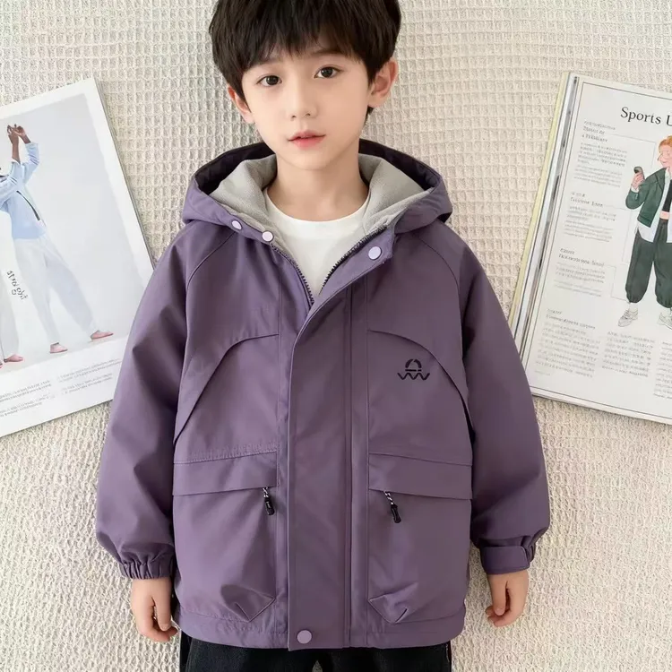 男大童加绒外套2025新款男孩洋气中大童连帽冲锋衣秋冬款儿童风衣