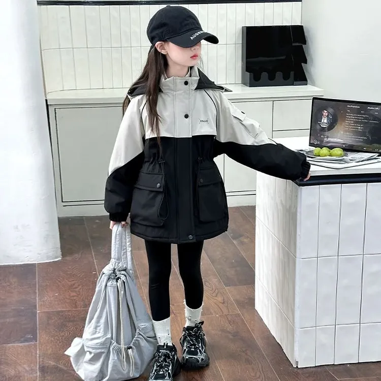 女童外套春秋款2025新款洋气大童冲锋衣秋装6-12岁儿童收腰派克服