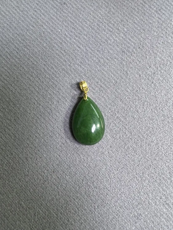 天然和田碧玉菠菜绿925银镶嵌水滴显白百搭锁骨吊坠多样性发货