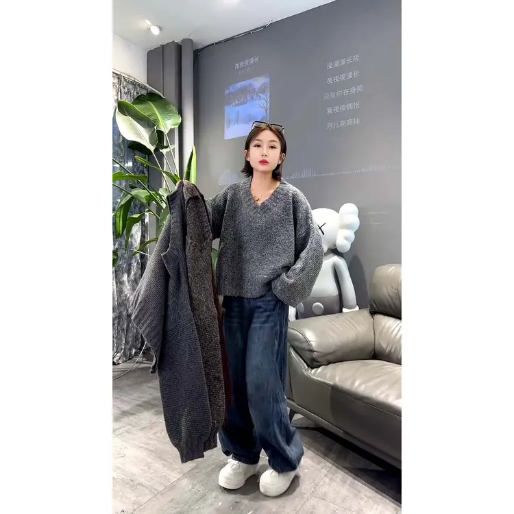 秋季新款时尚宽松慵懒风V领套头长袖毛衣