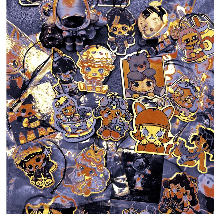 卡通潮玩香薰片摆件挂件车载持久香薰高级香薰除异味清香卧室厕所