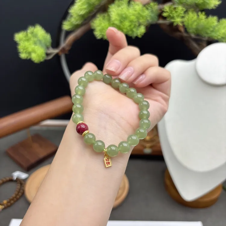 单圈和田玉卡8MM搭配圆珠路路通配饰招财吊坠手串小众珠宝Y26199