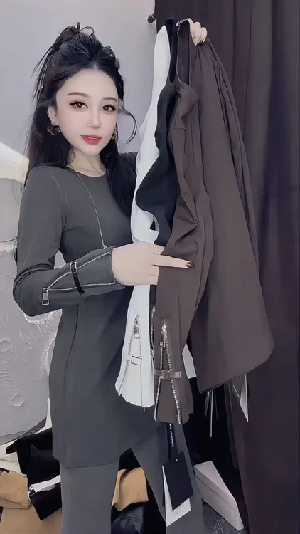 圆领净版中长款T恤女冬季新款净版时尚百搭韩版打底衫网红款上衣