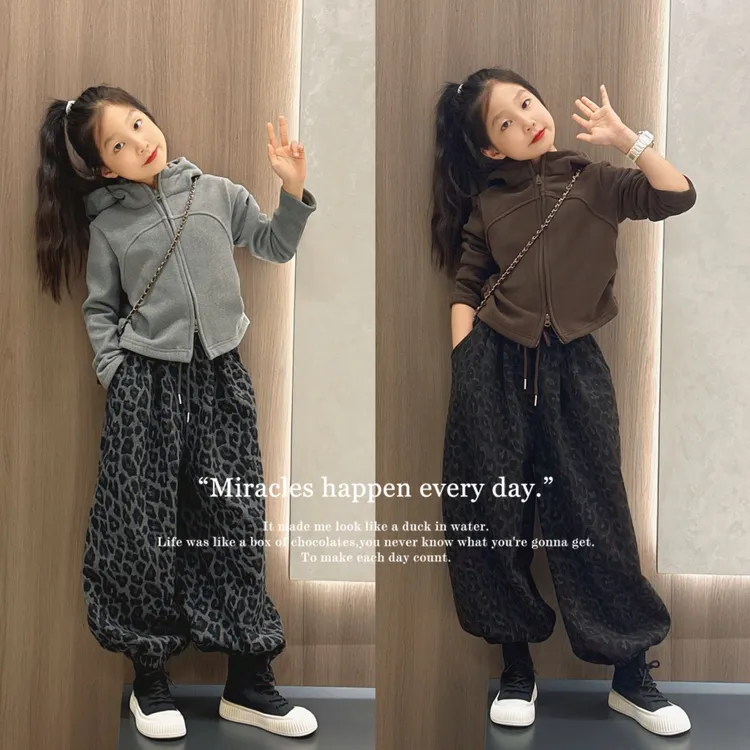 女童美式秋冬季加绒豹纹裤2025新款街舞爵士舞运动宽松灯笼裤套装