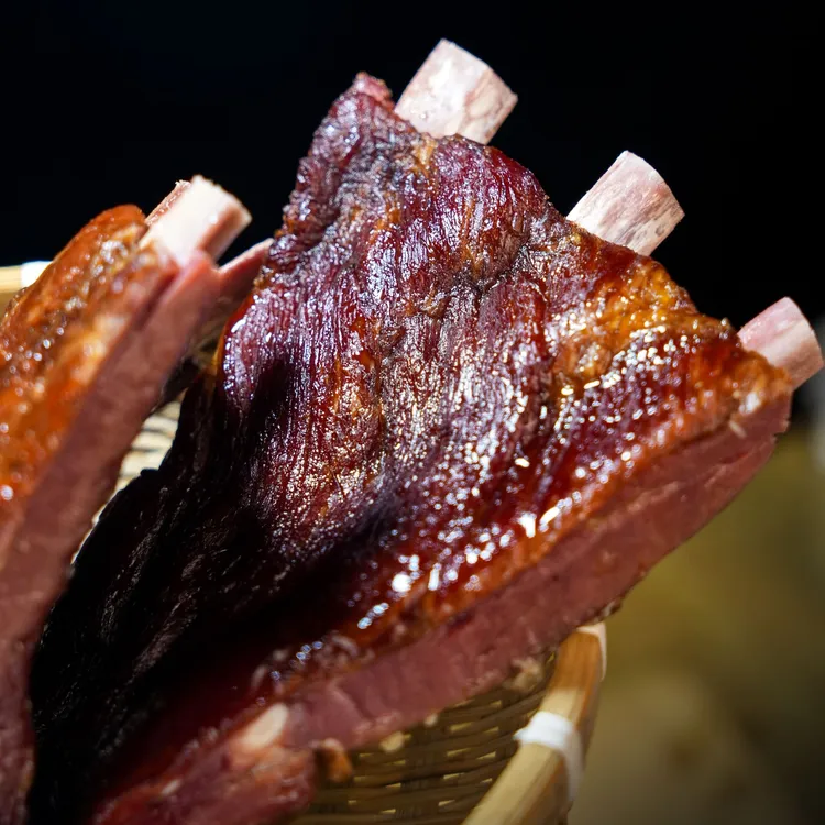 柴火烟熏正宗排骨熏肉咸肉四川特产排骨四川腊排骨腊肉