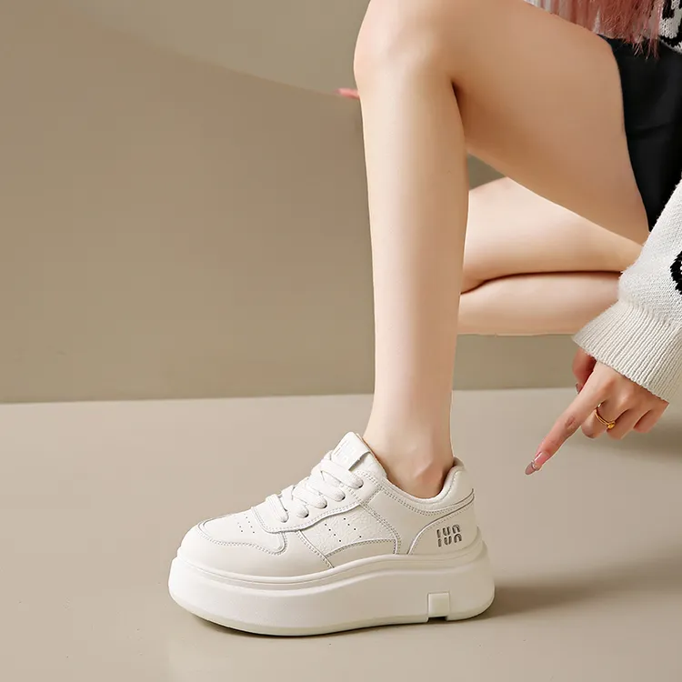 爆款真皮厚底小白鞋板鞋百搭春季潮款上班夏季款休闲女鞋ins鞋子