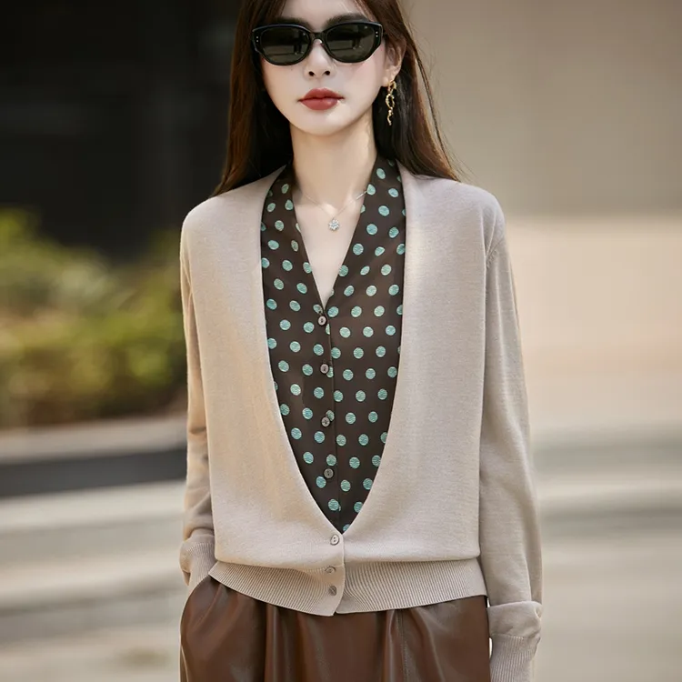 精纺羊毛秋季时尚假两件开衫针织宽松常规款薄款毛针织衫长袖上衣