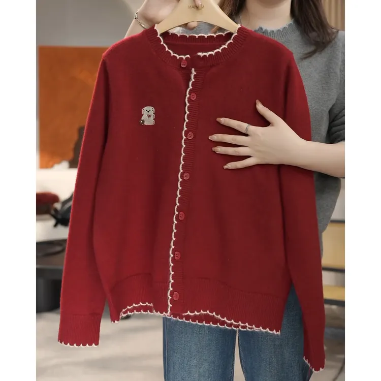 2024冬季新款考拉刺绣花边圆领时尚百搭针织开衫LK2501037
