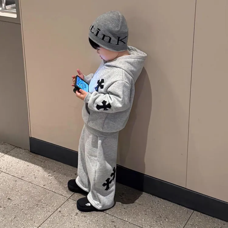 男童套装冬季2025新款帅气儿童休闲保暖一体绒连帽卫衣宝宝直筒裤